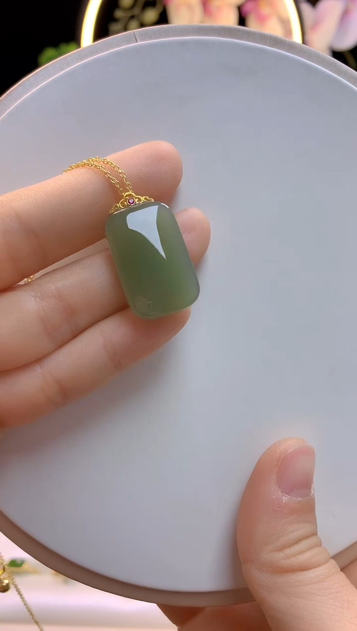 【闪购商品】和田玉吊坠18K金镶嵌无事牌