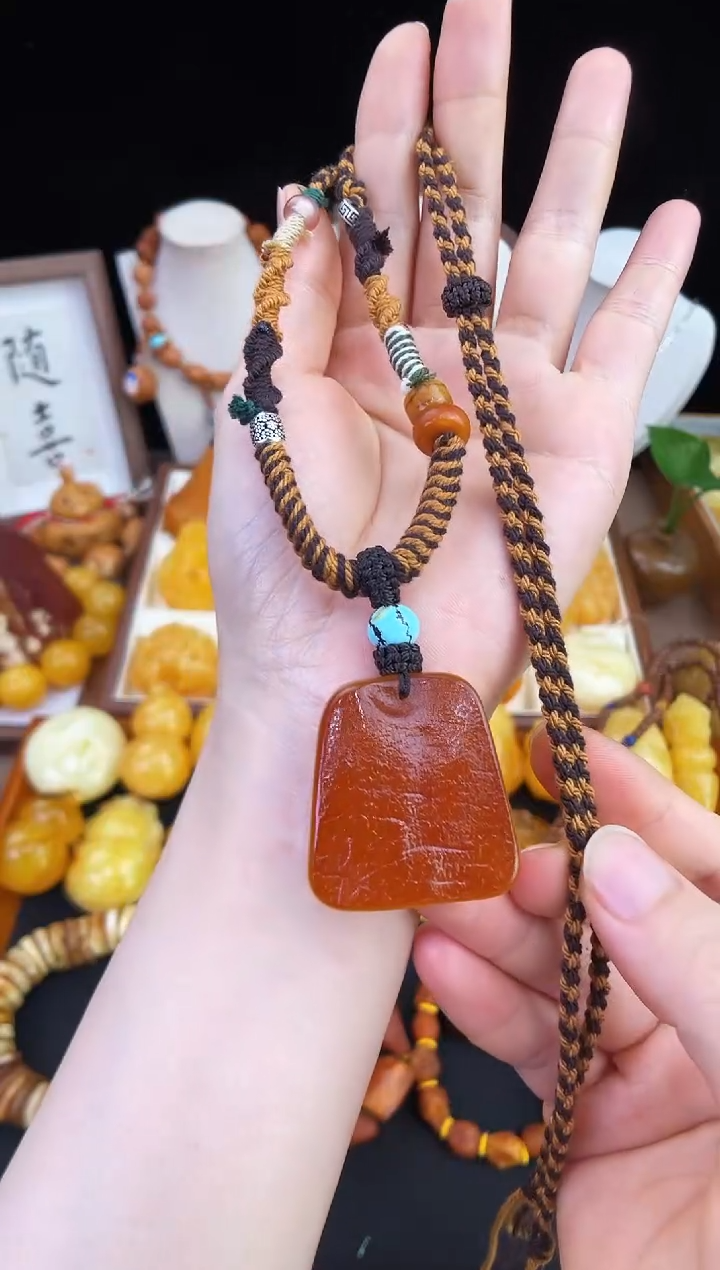 琥珀未镶嵌珠宝奇石乐***丁柒月