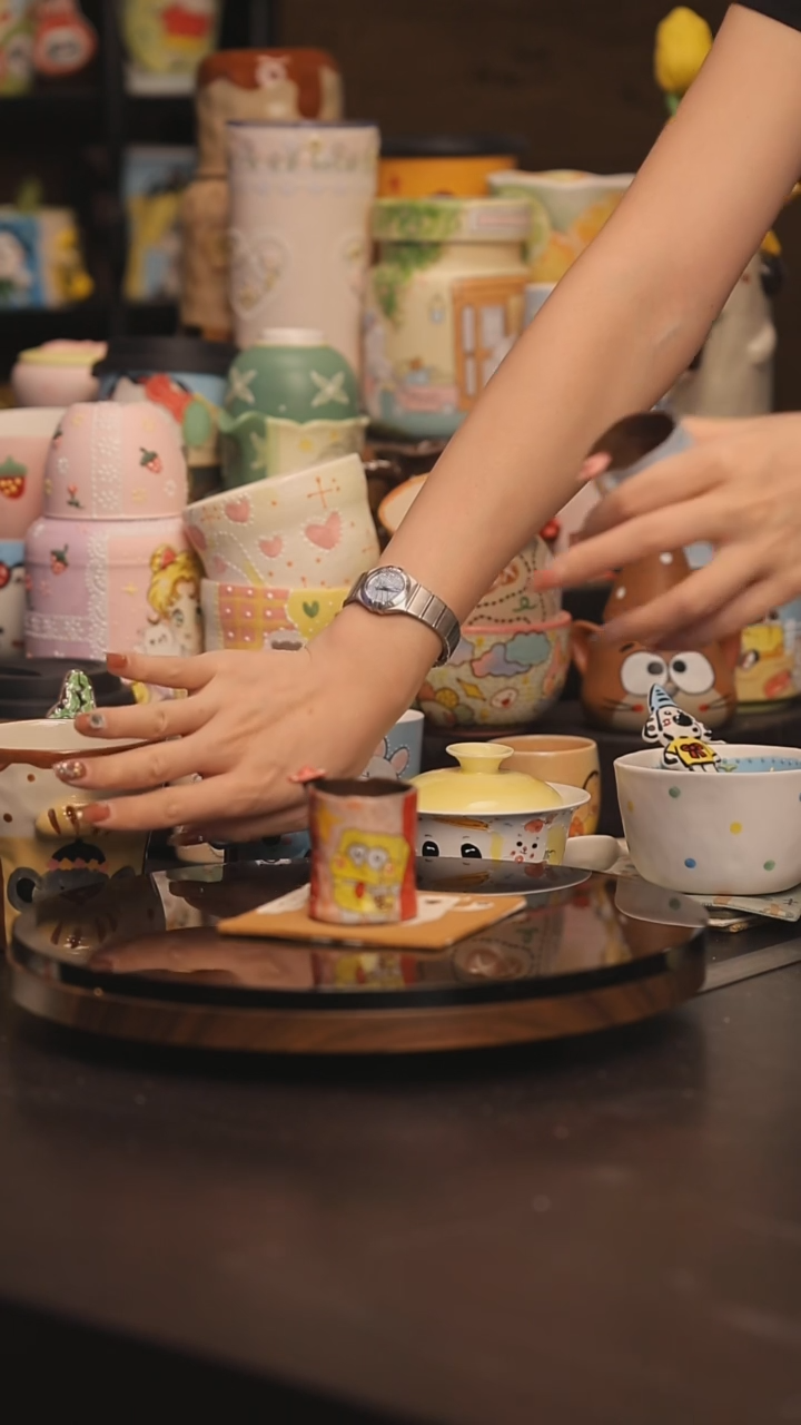 景德镇釉下彩绘设计师款式陶瓷