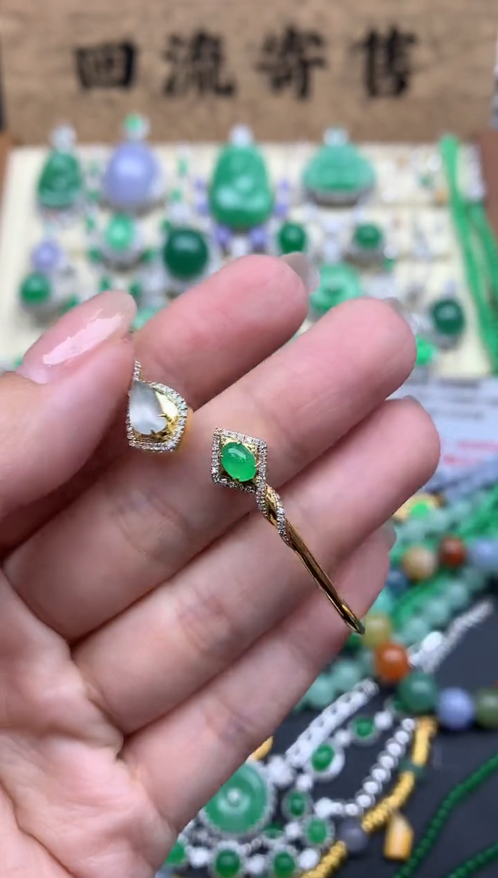 【闪购商品】翡翠手镯18K金镶嵌410-中国好珍宝