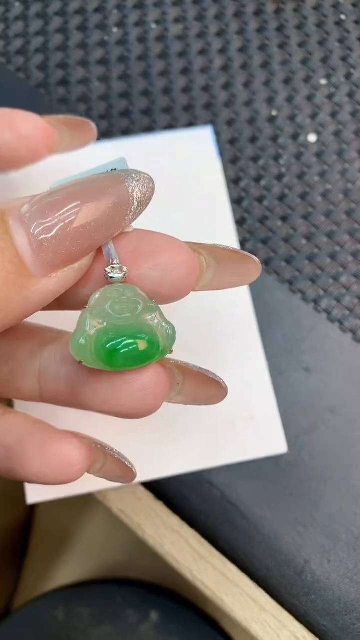 颈饰18K金镶嵌翡翠1