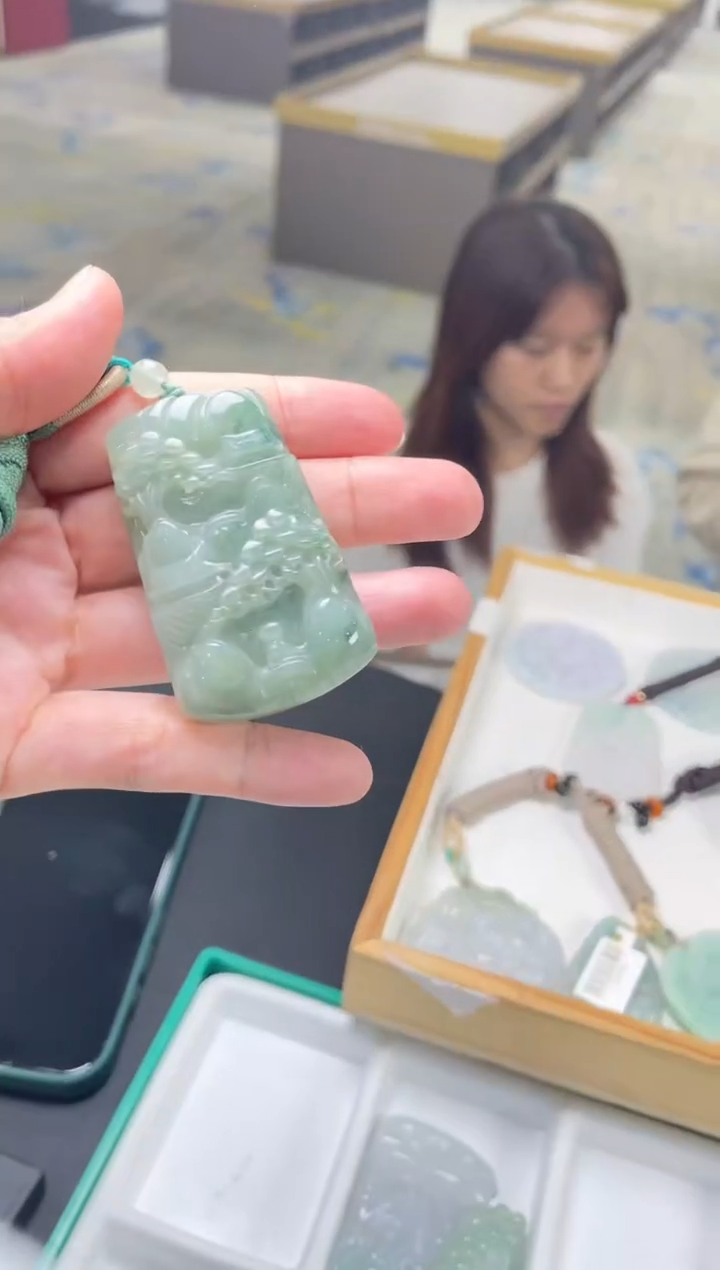 【闪购商品】定制翡翠未镶嵌03-06HDJT0141899