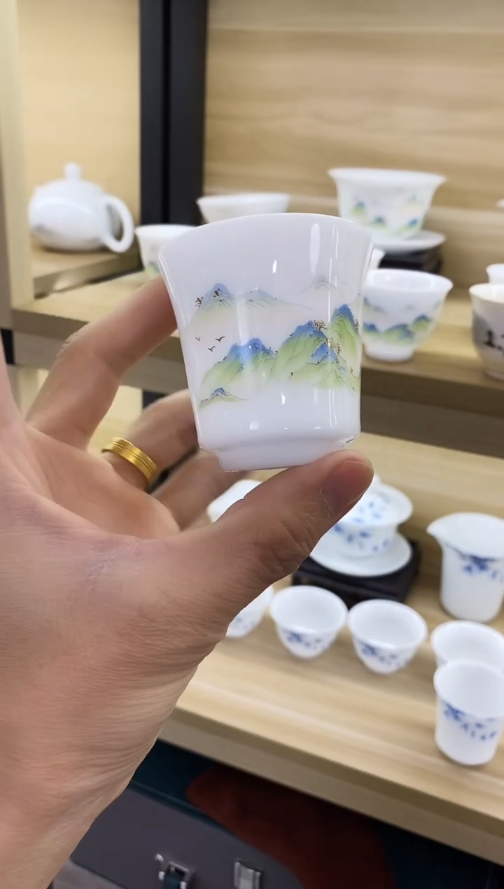 【闪购商品】千里江山冰种玉瓷主人杯