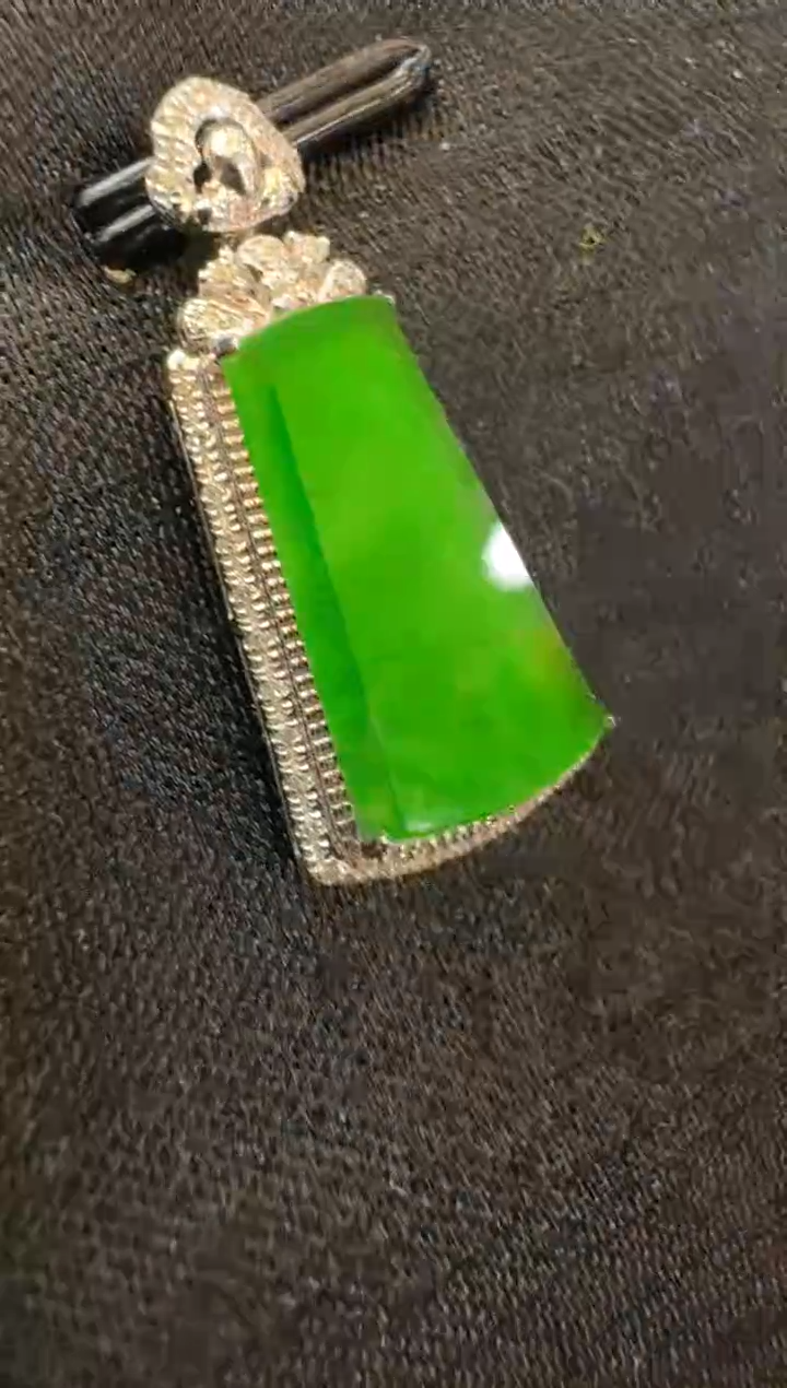 【闪购商品】翡翠吊坠(不含链)18K金镶嵌多样性团购发一件