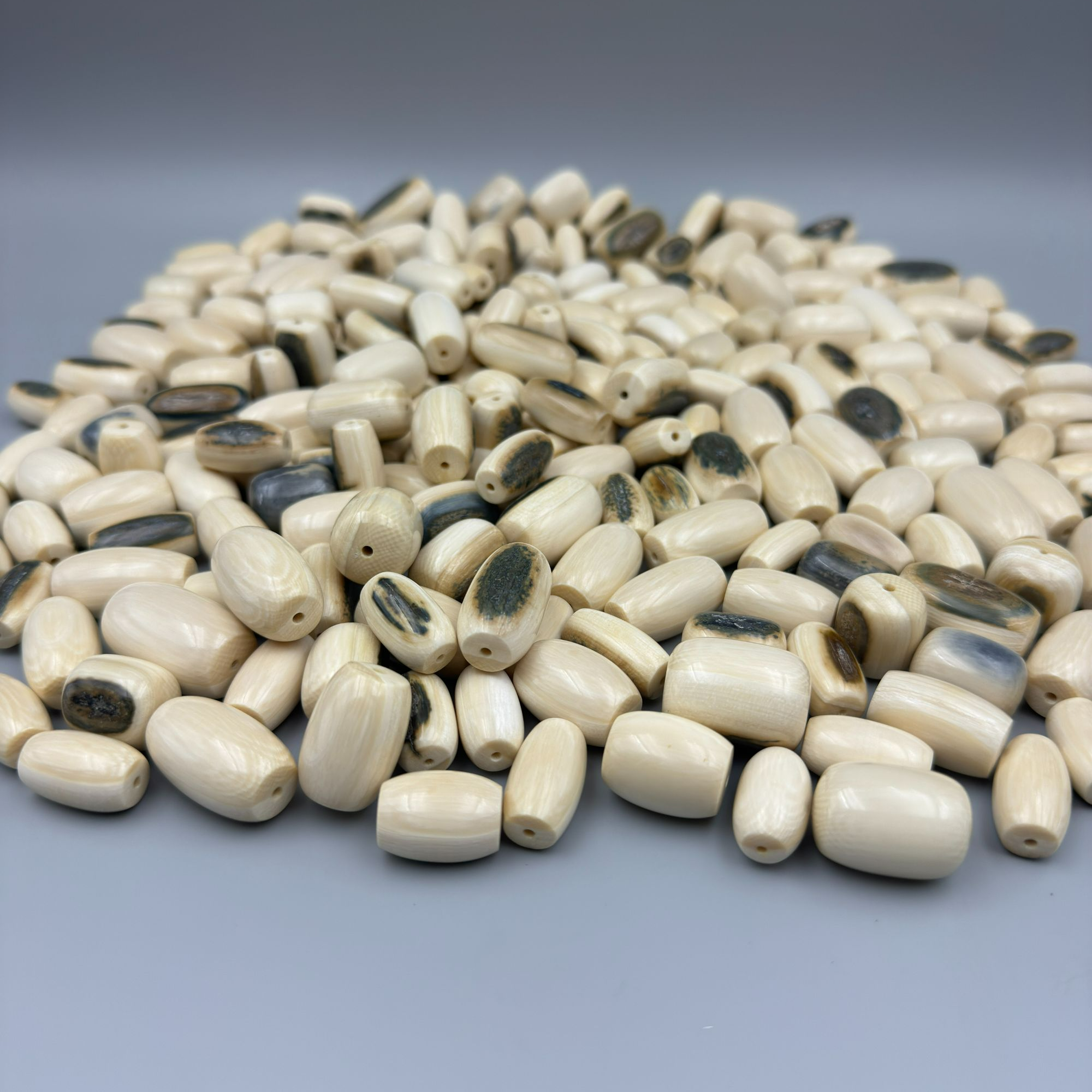 天然猛犸牙 蓝皮珠子可挑，桶珠 勒子 背云克价20