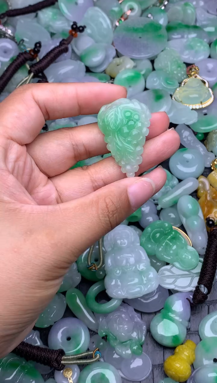 翡翠未镶嵌颈饰天然缅甸翡翠吊坠