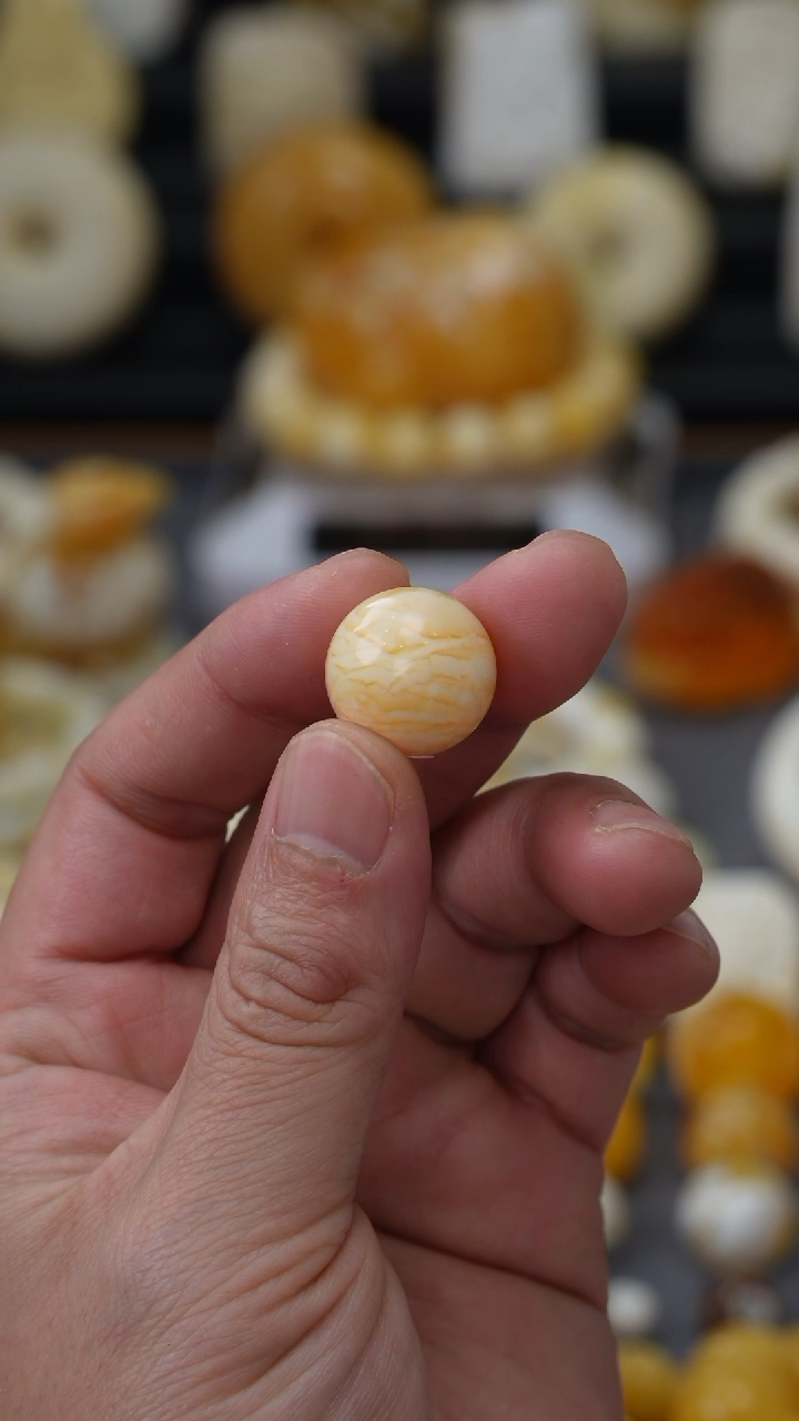 【闪购商品】琥珀裸石未镶嵌胡玩珠宝天然琥珀