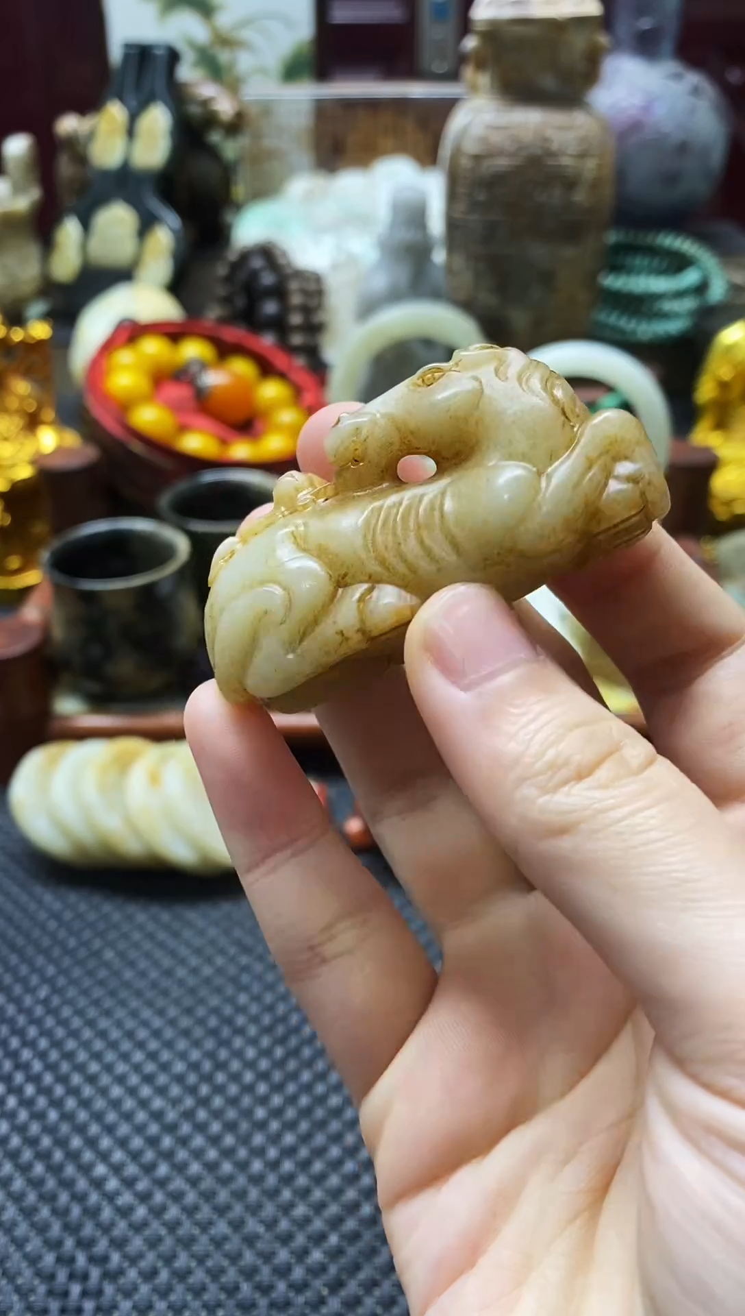 未镶嵌和田玉挂件马