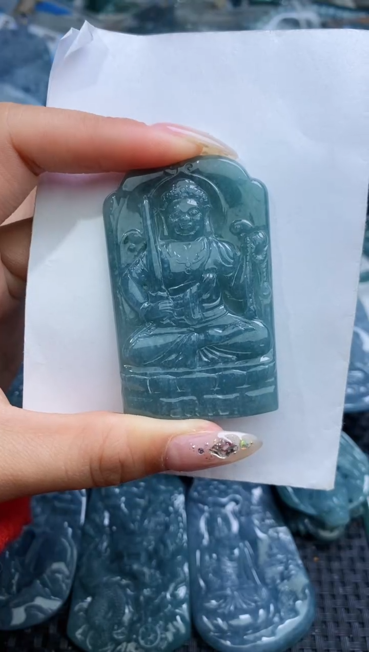 【闪购商品】翡翠颈饰未镶嵌          