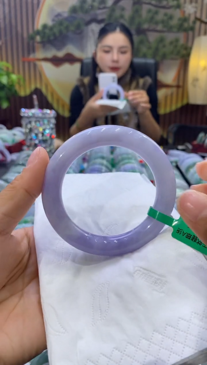 【闪购商品】翡翠手镯未镶嵌多人05366