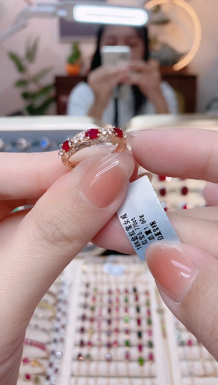 【闪购商品】红宝石18K金戒指18K金镶嵌18K金戒指