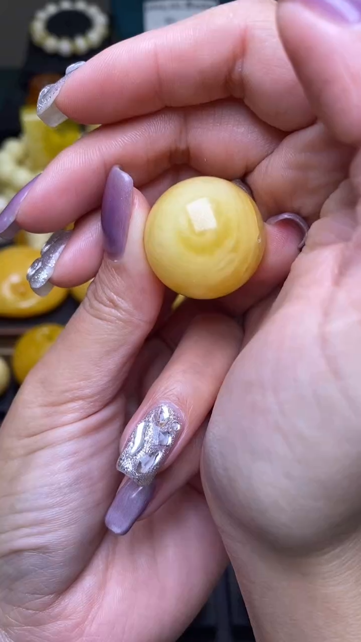 【闪购商品】琥珀裸石未镶嵌葵. 72