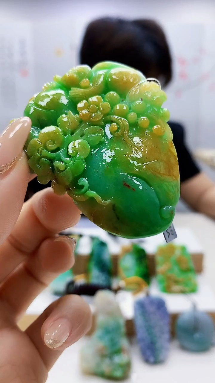 未镶嵌定制翡翠7**_5145ty-毛货挂件