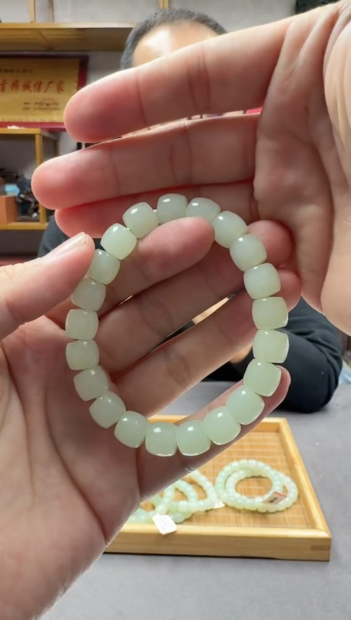 未镶嵌手链和田玉10青海翠青
