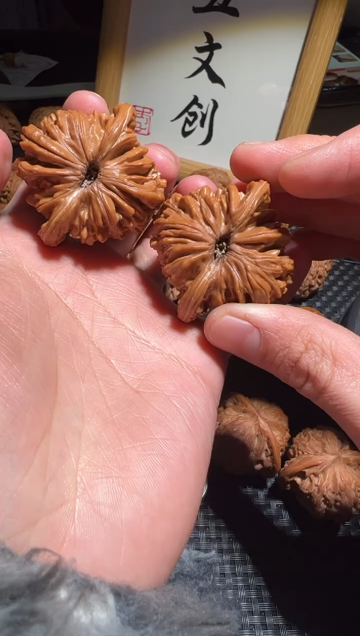 【闪购商品】文玩核桃把件47全品四座楼