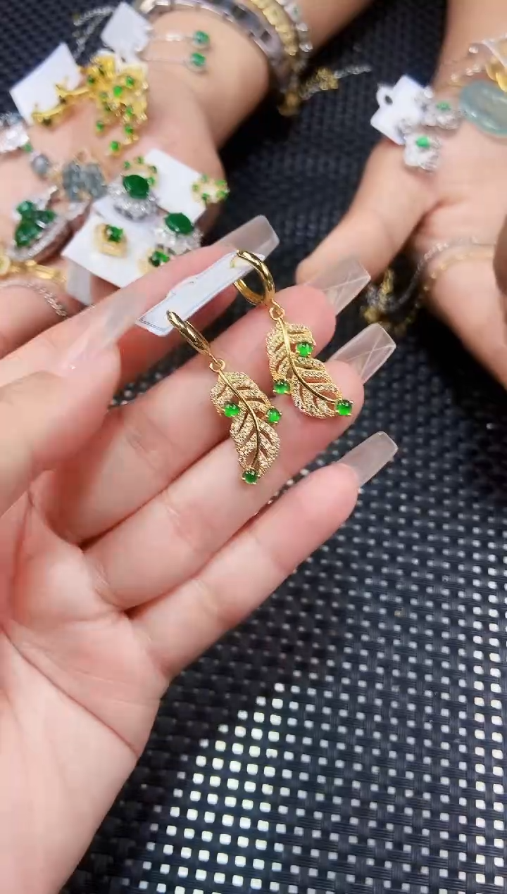 【闪购商品】翡翠耳饰未镶嵌111111111
