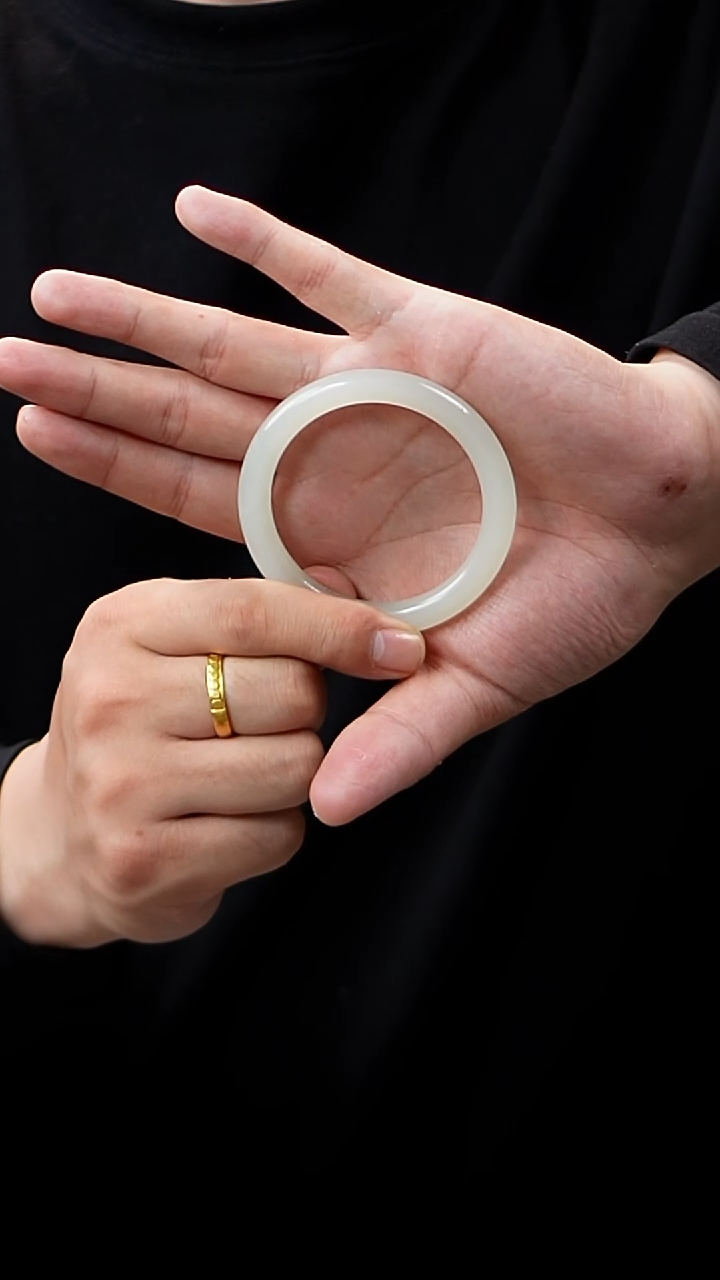 【闪购商品】和田玉手镯未镶嵌55冰白玉