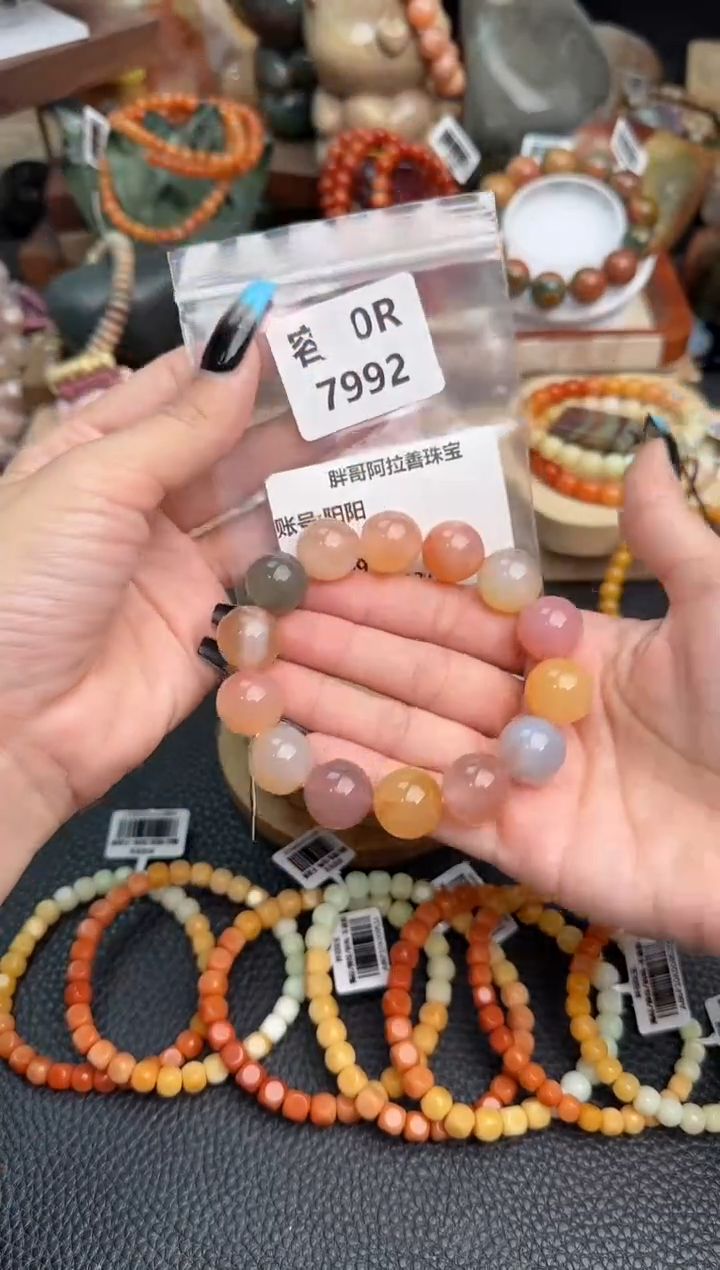 【闪购商品】石英质玉手链未镶嵌10R7992