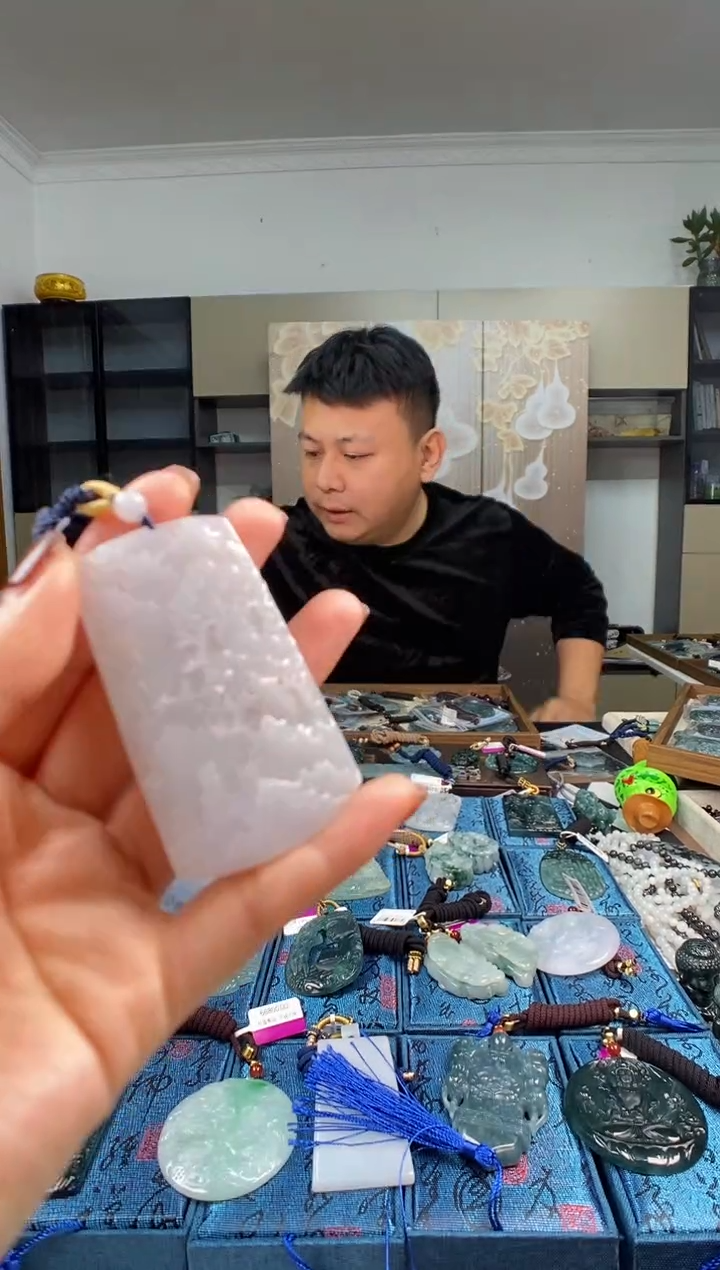 颈饰未镶嵌翡翠多样性发其一