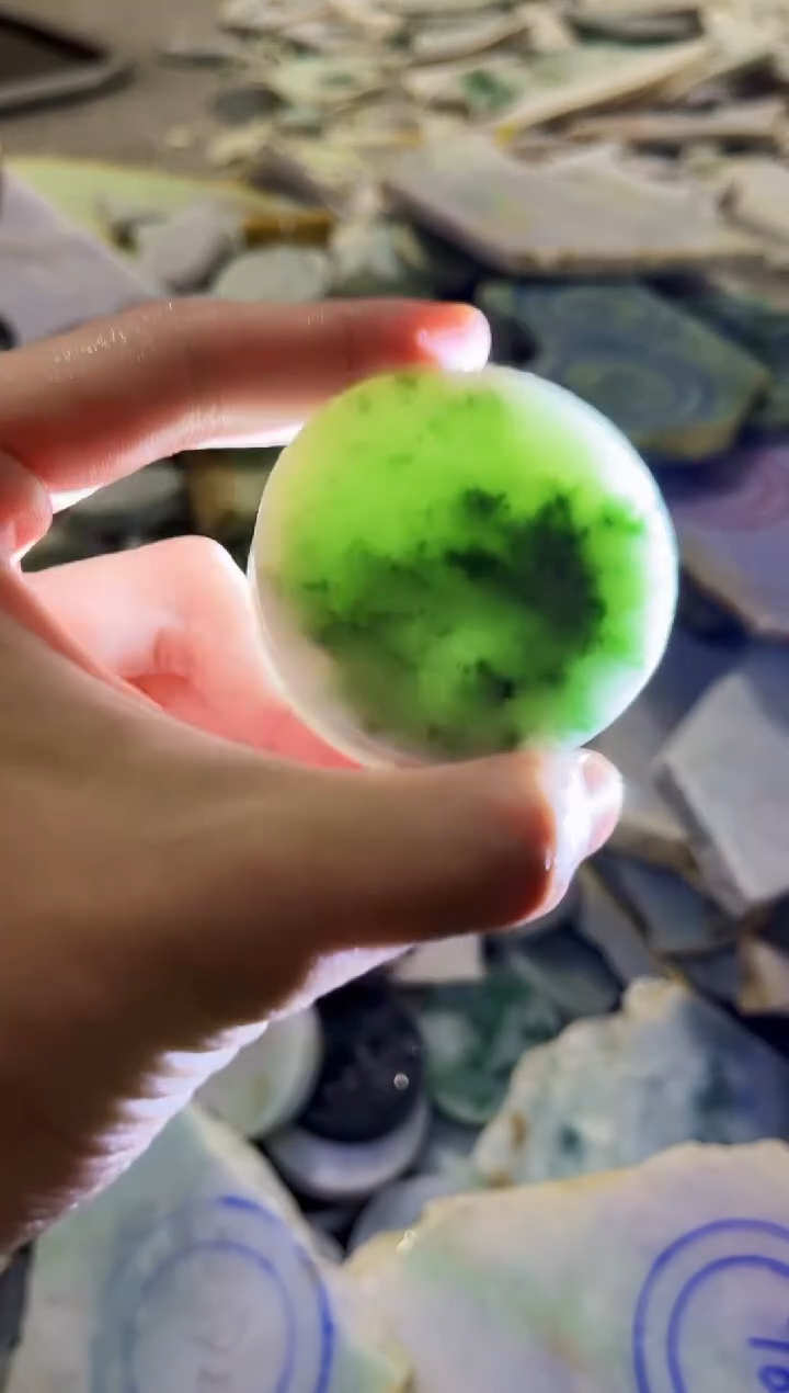 【闪购商品】翡翠颈饰未镶嵌A货吴平805