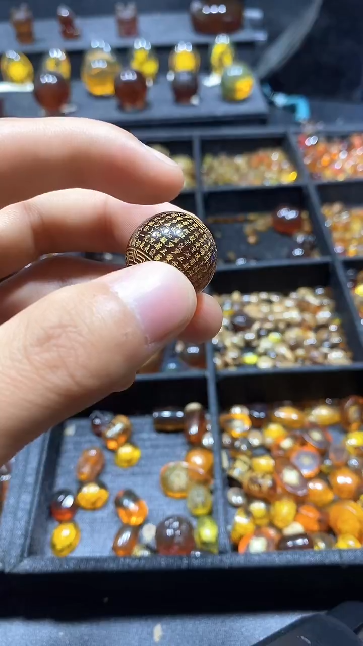 琥珀颈饰未镶嵌龍***瑚天然缅甸琥珀手串