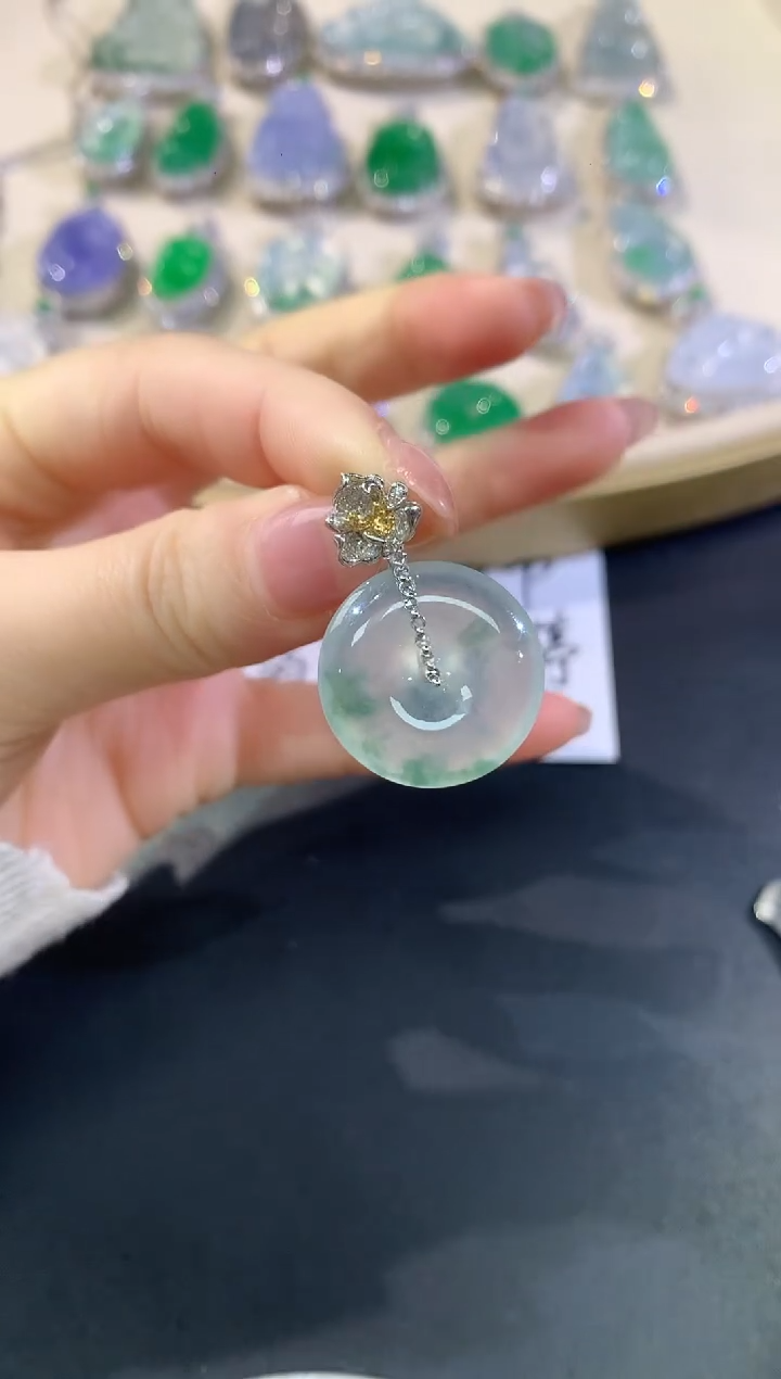 吊坠(不含链)18K金镶嵌翡翠W145|13800