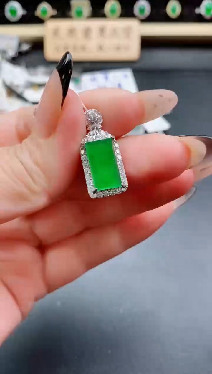 吊坠(赠链)银S925镶嵌翡翠1