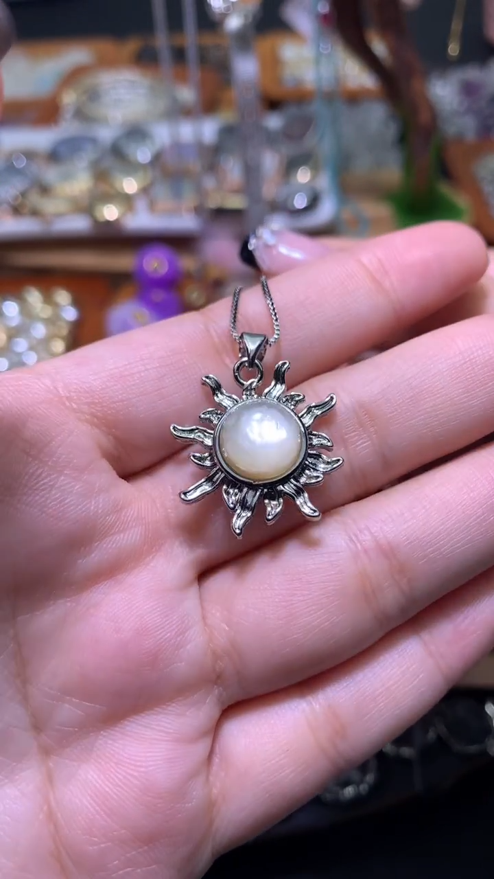 锆石合金金云母太阳吊坠7元1个