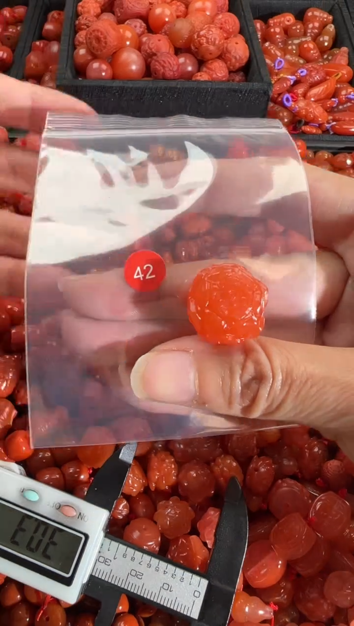 【闪购商品】南红玛瑙颈饰未镶嵌1