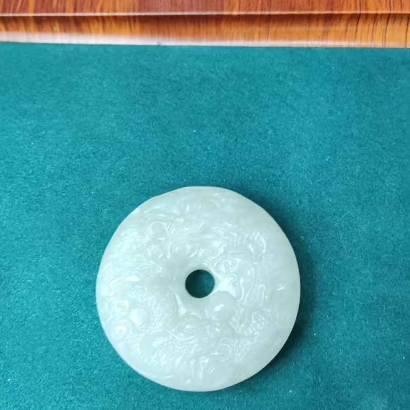 和田玉-----九龙平安扣吊坠