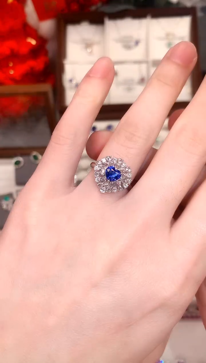 【闪购商品】蓝宝石戒指18K金镶嵌1.01ct/天然宝石/七天无理由1