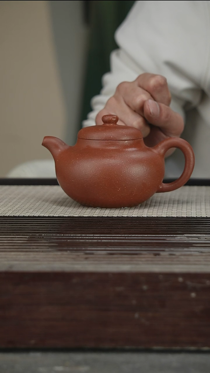 茶壶紫砂高工制，带证300CC41号