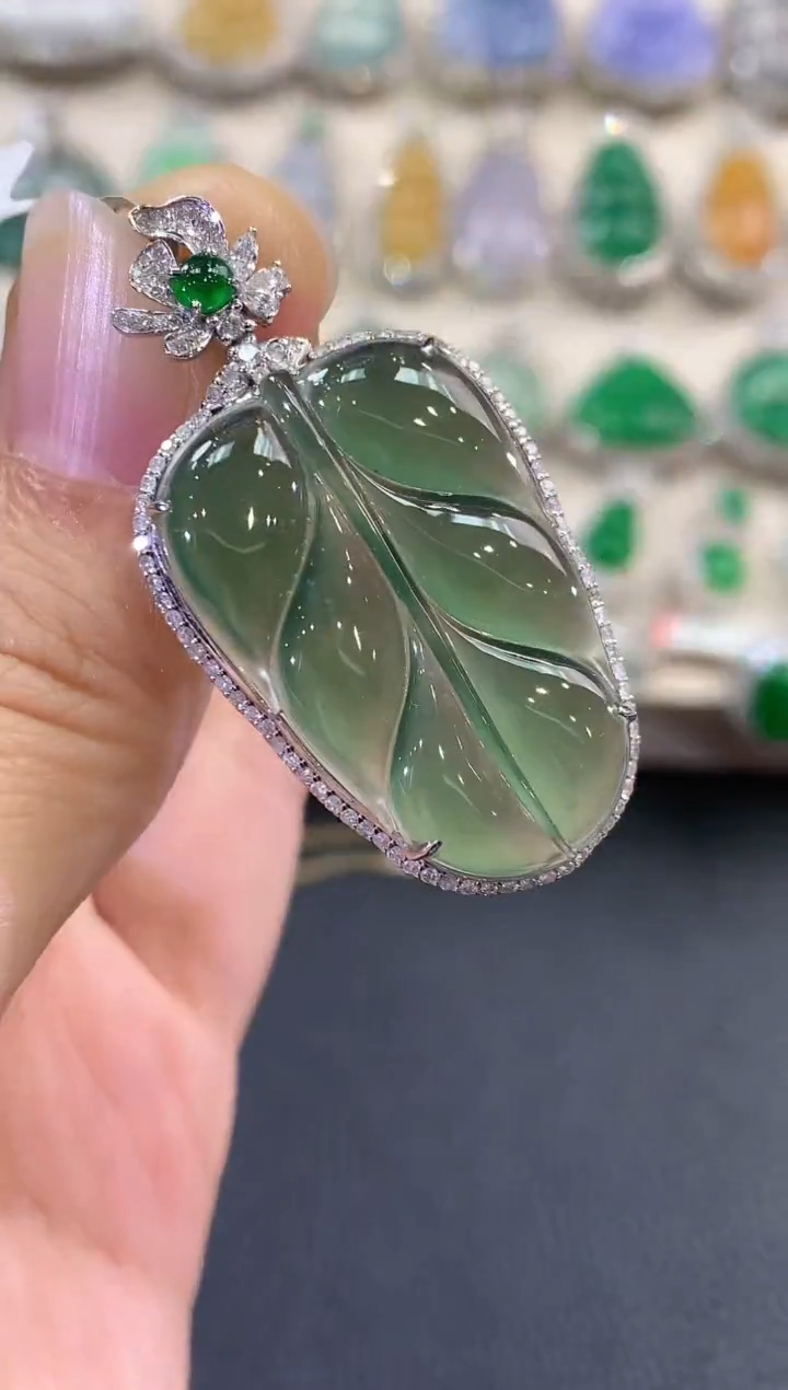 【闪购商品】翡翠吊坠(不含链)18K金镶嵌 C57