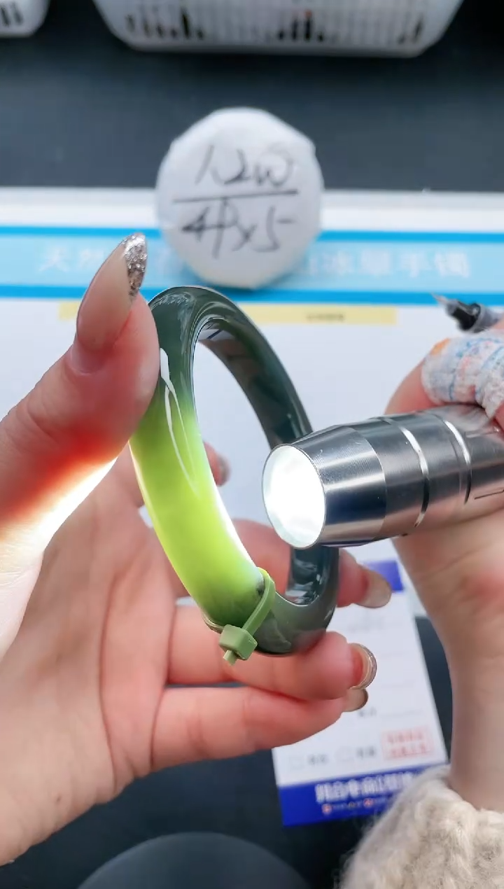 【闪购商品】和田玉手镯未镶嵌16V61-56