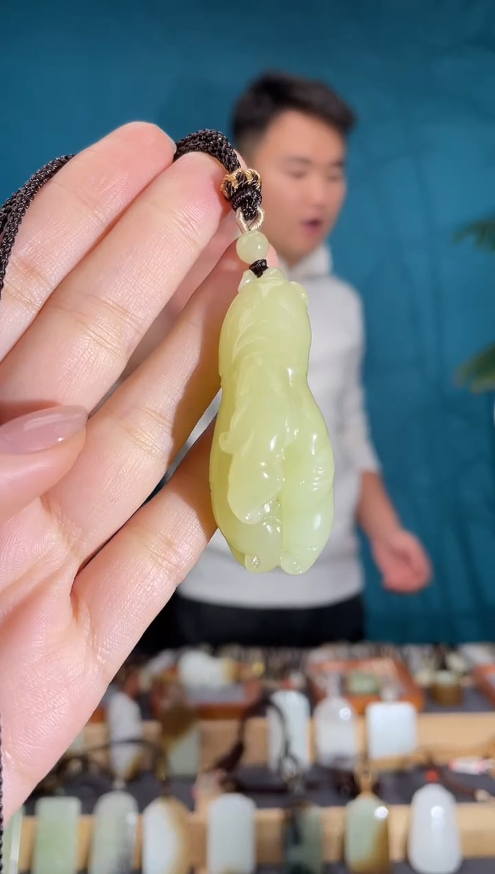 颈饰未镶嵌和田玉1