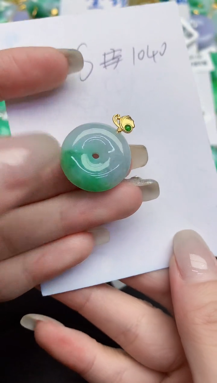 翡翠未镶嵌颈饰缅甸天然翡翠A货