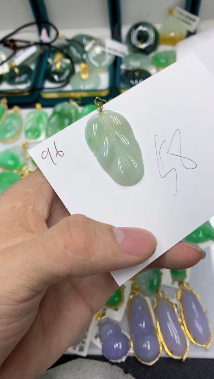 【闪购商品】翡翠颈饰18K金镶嵌号链接