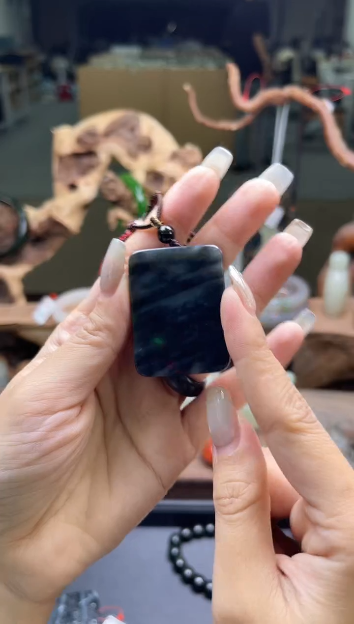 和田玉未镶嵌吊坠若羌三色 无事牌 9003140