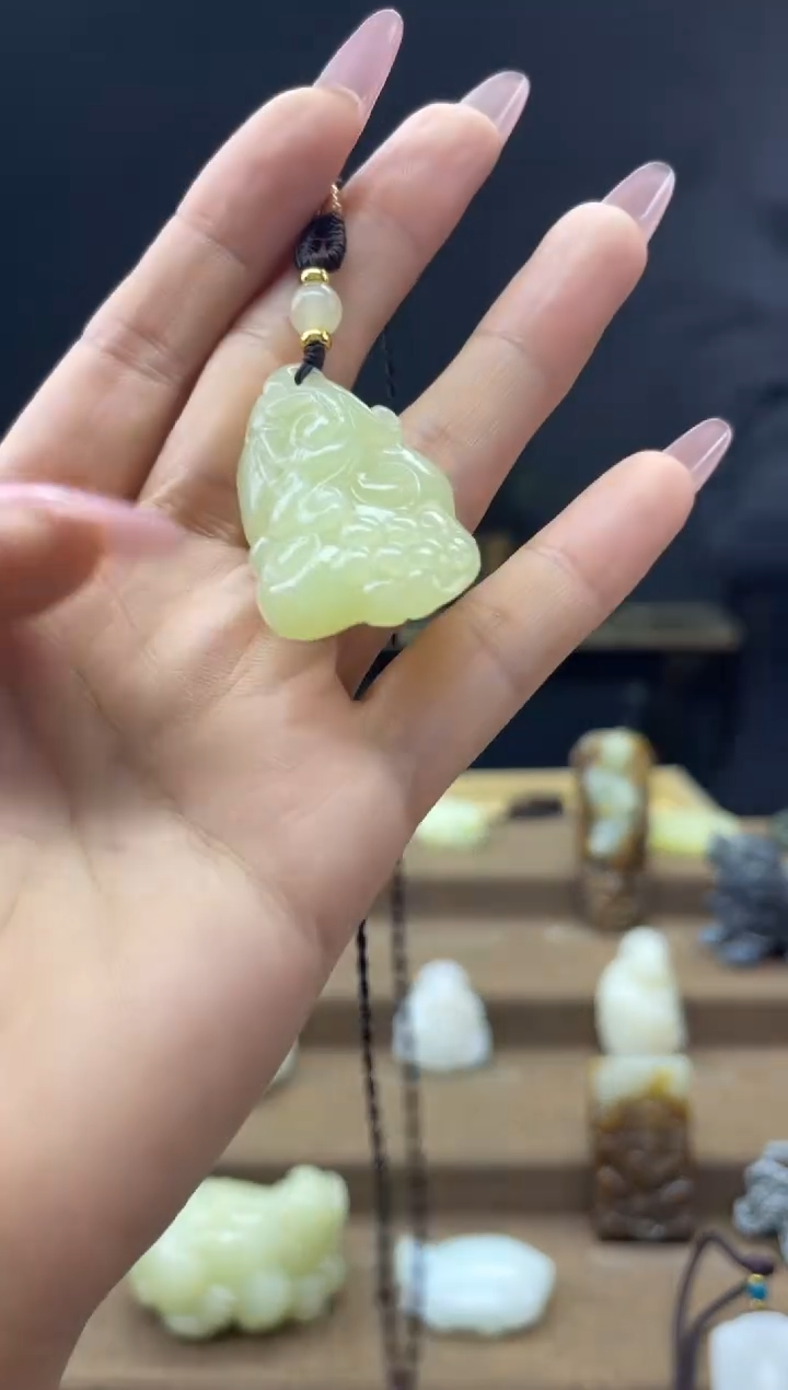 颈饰未镶嵌和田玉1