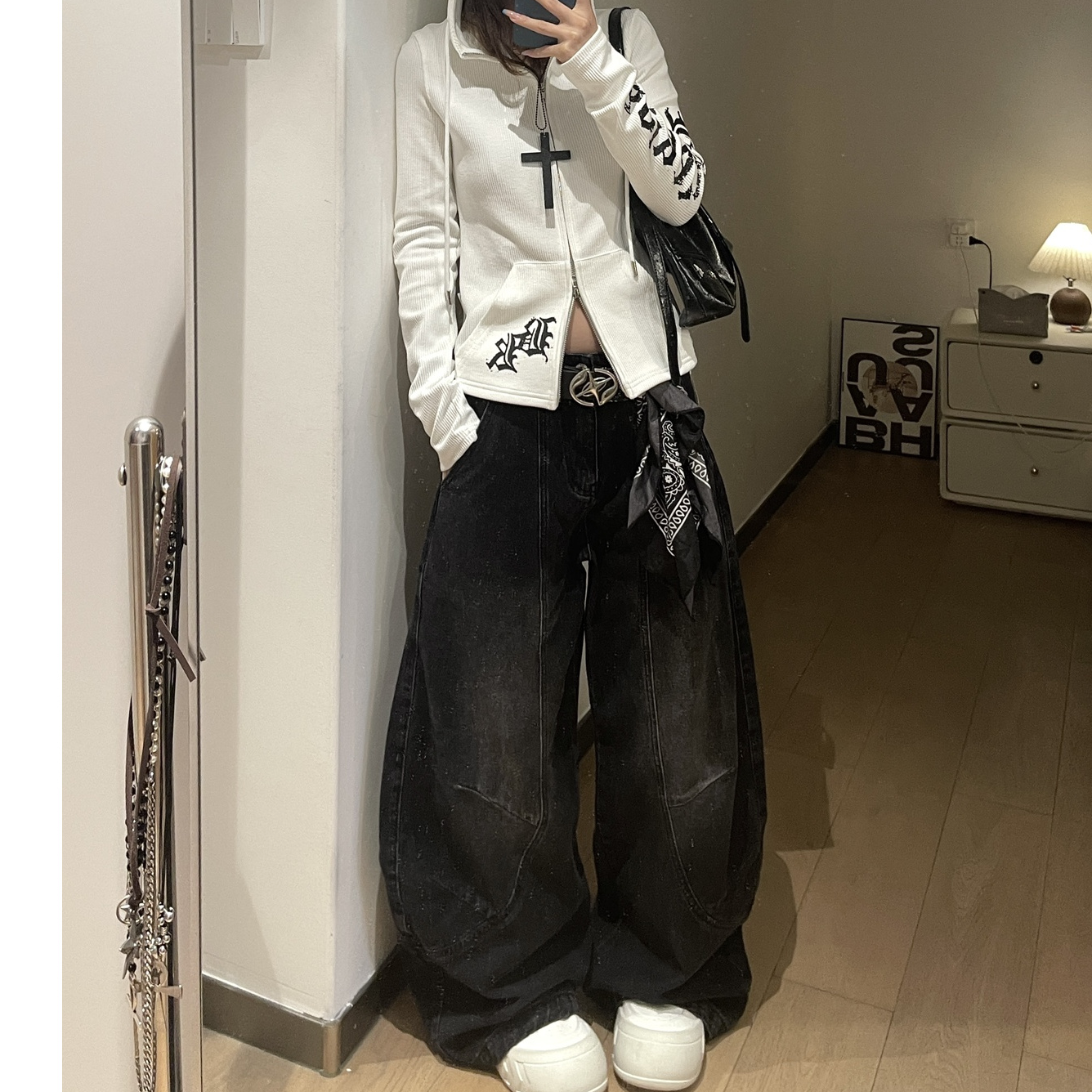 美式复古做旧水洗黑色牛仔裤女弯刀阔腿宽松裤子设计男女同款