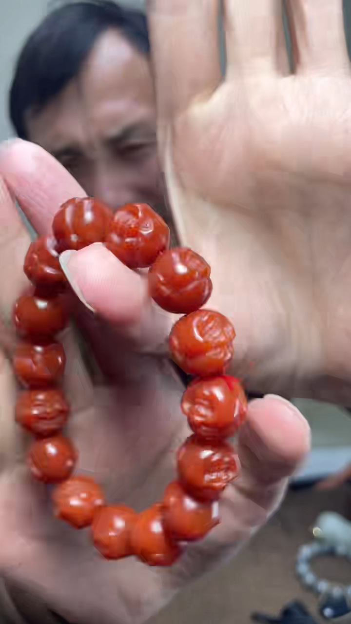 未镶嵌玛瑙手饰1