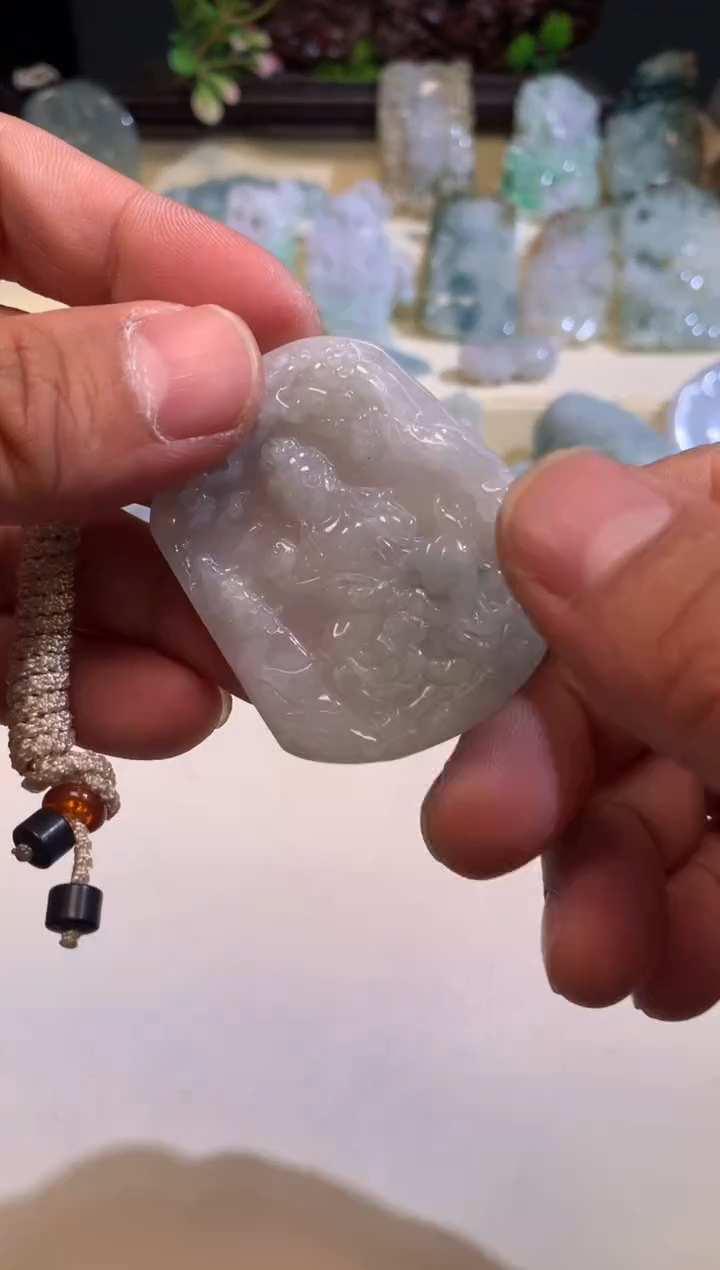 翡翠未镶嵌颈饰4/18/296