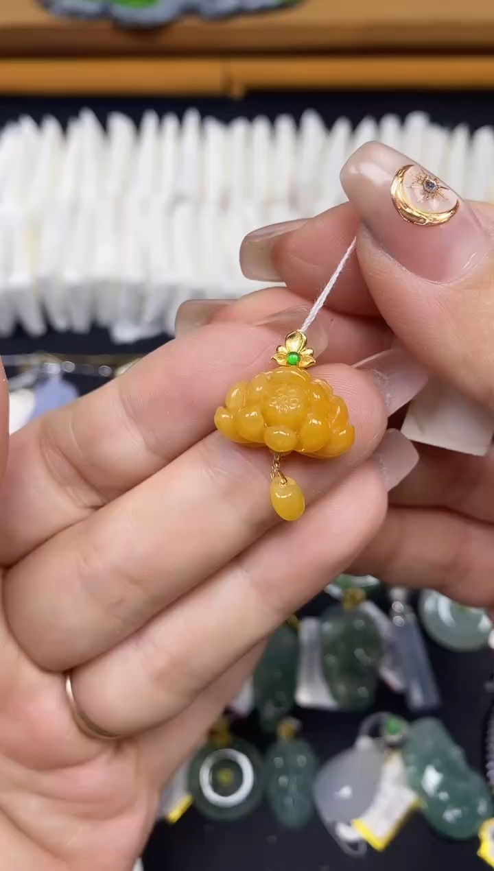 吊坠(不含链)18K金镶嵌翡翠花18K金扣镶嵌@@CMT