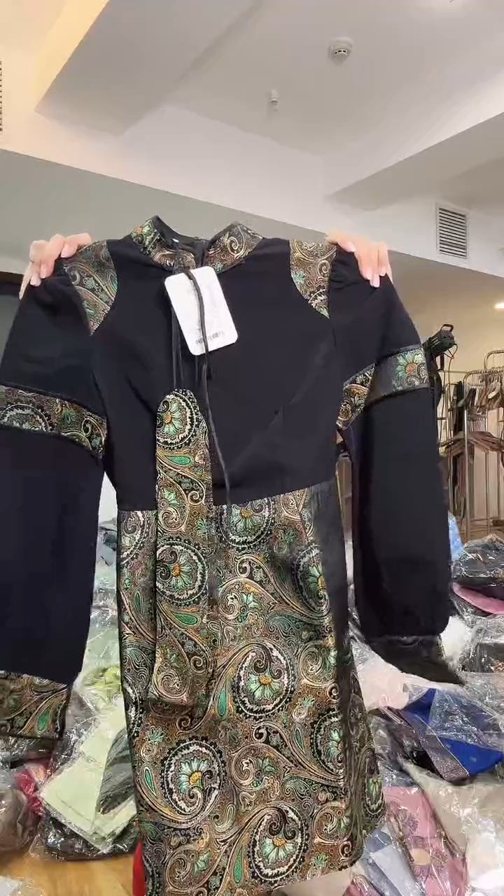 连衣裙       M码       80-110斤