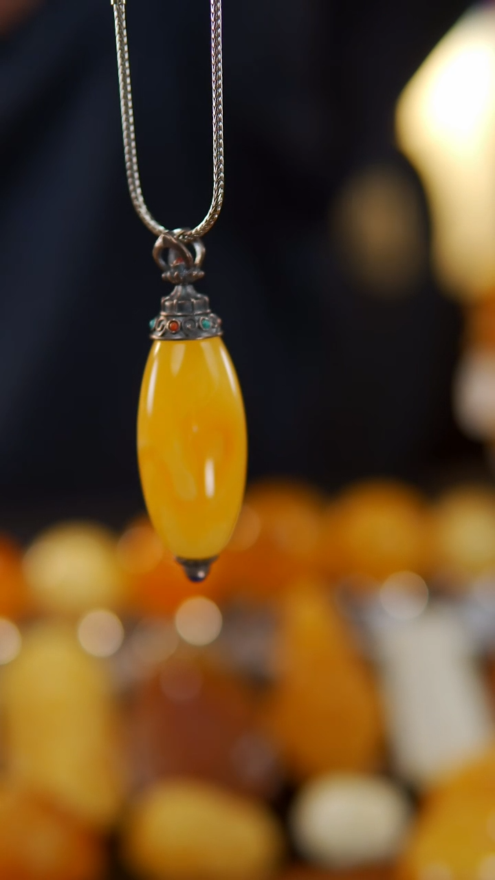 【闪购商品】蜜蜡裸石银S925镶嵌焦皮料桶珠20.69