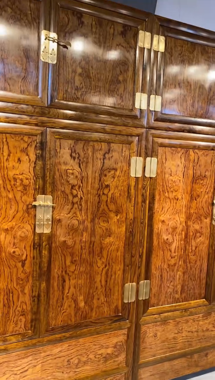 花梨木类玉*顶箱柜