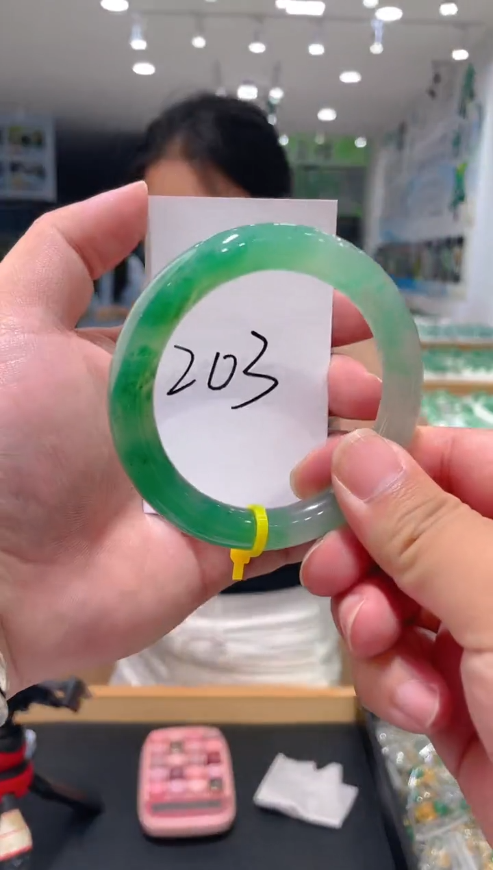 石英质玉（非洲翠）手镯未镶嵌天然冰飘花