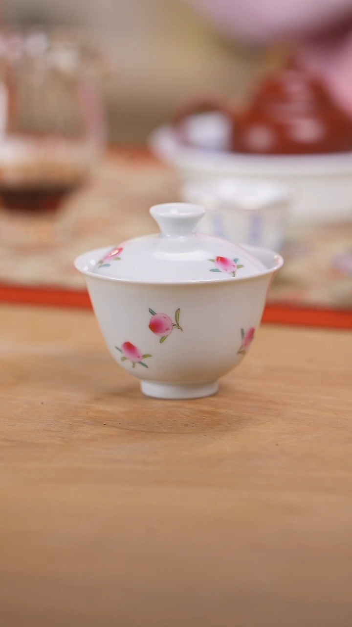 【闪购商品】桃子盖碗一个非常漂亮
