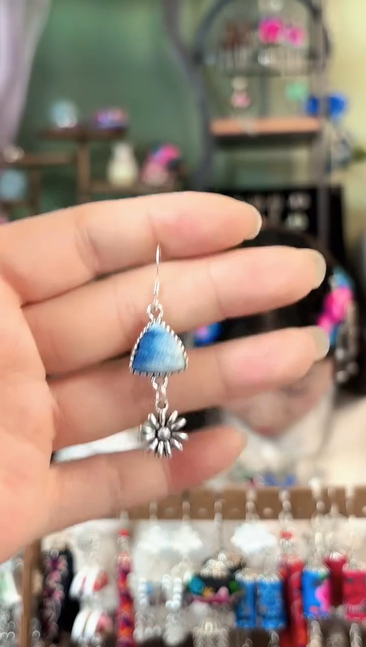 彩云南阁非遗老绣苗银饰品194