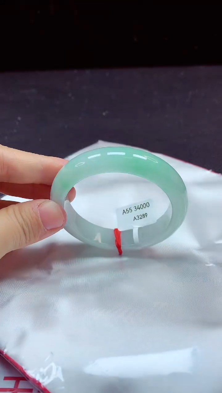 【闪购商品】翡翠手镯未镶嵌镯子55+